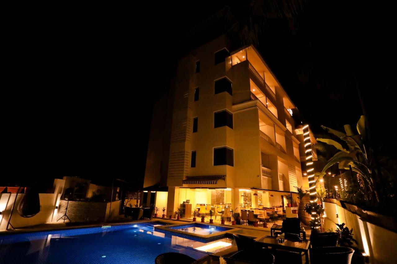 Amara Grand Baga Hotel Exterior photo